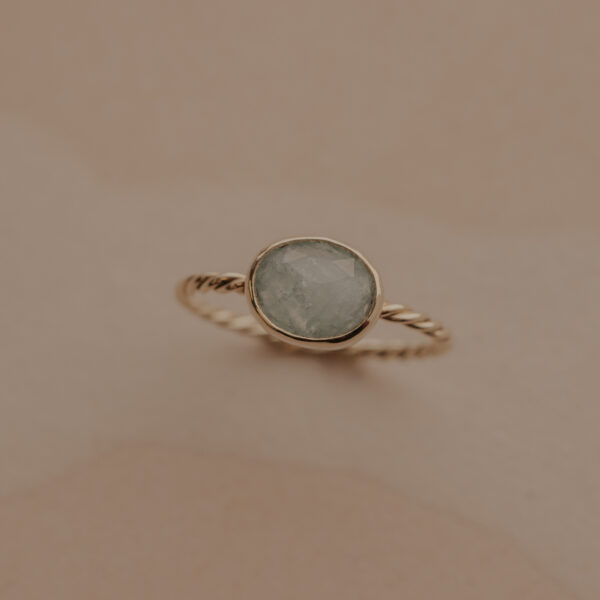 Twist ring met ovaal aquamarijn - 14k Gold