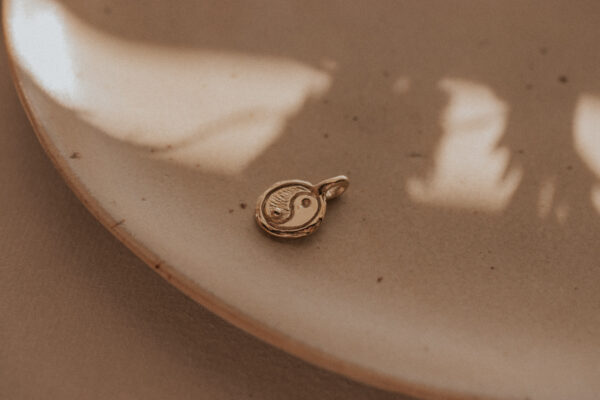 Gold yin/yang charm for necklaces