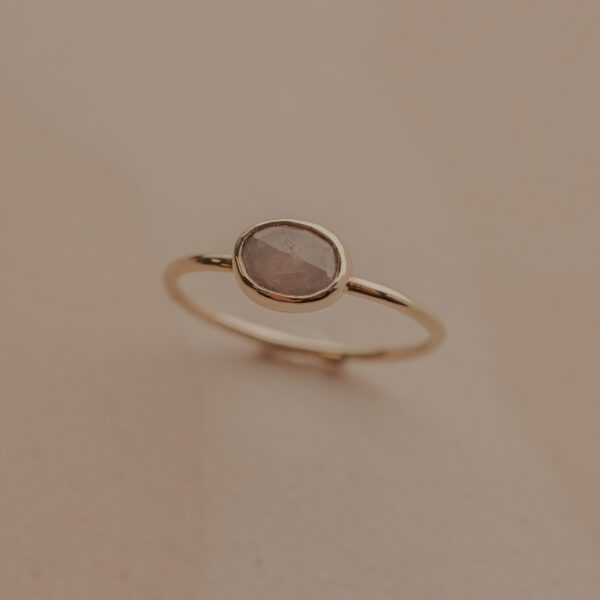 Fijne ring met zachtroze saffier - 14k Gold