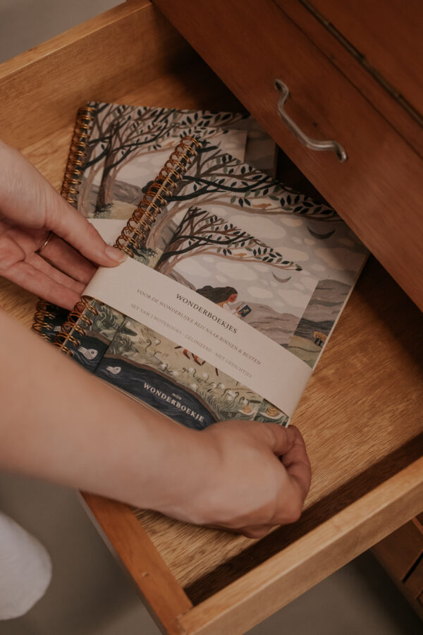 Wonderboekje van Litte Universe, te koop bij bobini roots