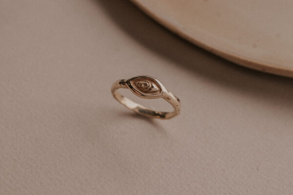 Gold ring designed like an eye