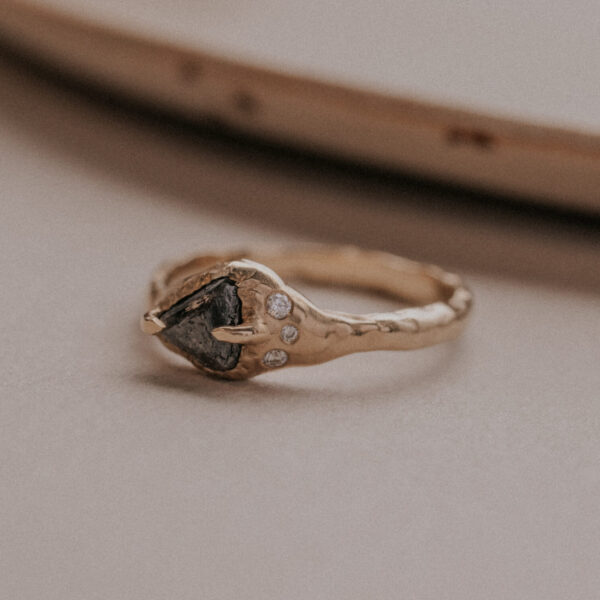 The Raw & the Clear Diamond Ring - 9k Gold