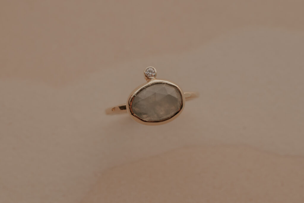 Ring met aquamarijn en moissaniet accent – 14k Gold