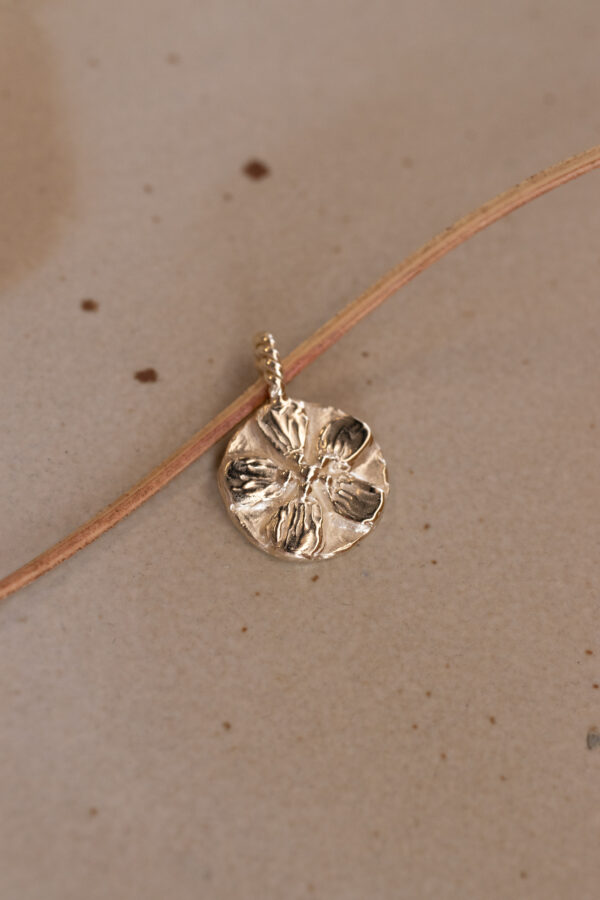 Necklace charm in 14k gold