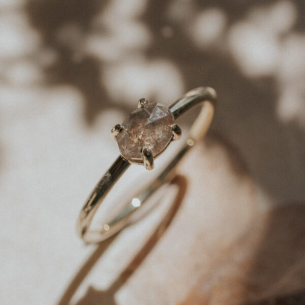 Ring with Oval Diamond in prong setting - 14k Gold