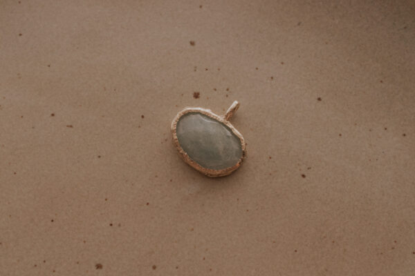 Aquamarine gemstone in molten style bezel