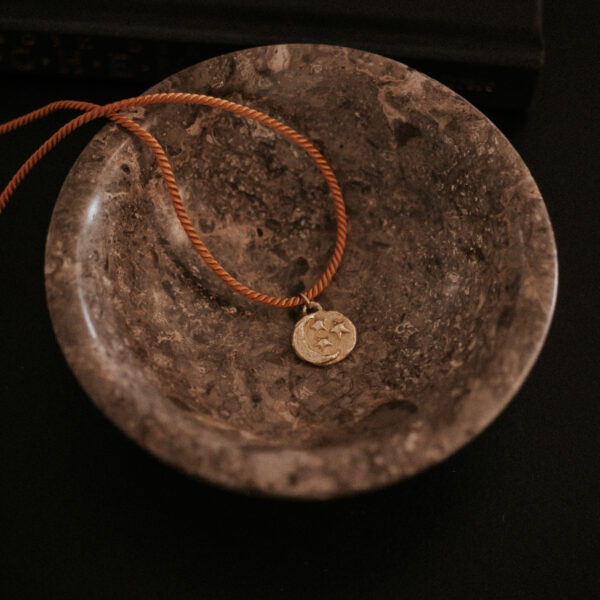 Celestial Charm met Ankerketting of Satijnkoord - Brass/Messing