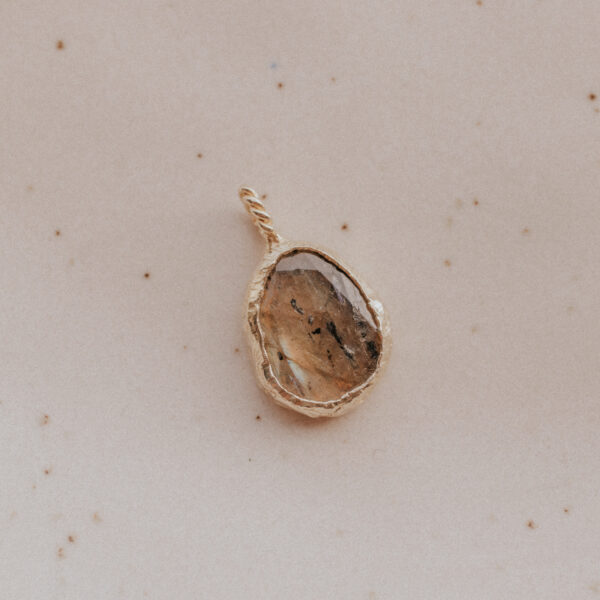 Labradoriet hanger - Brass/Messing