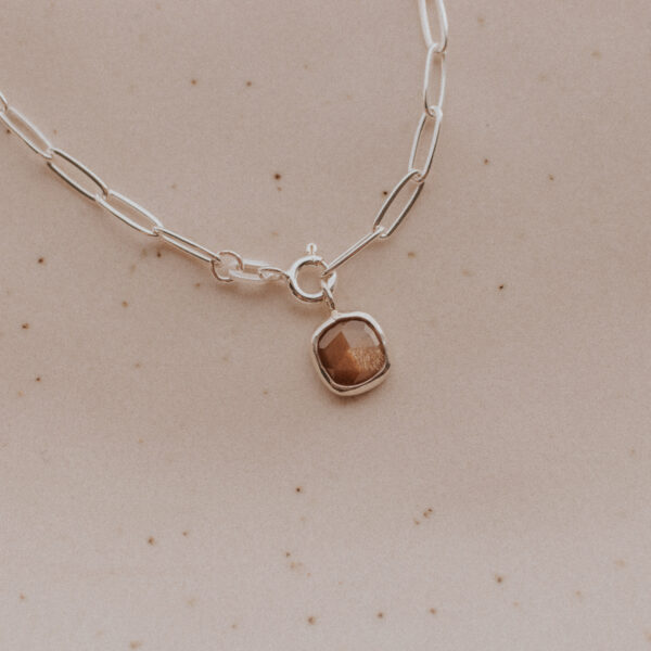 Paperclipketting met perzik maansteen - Zilver