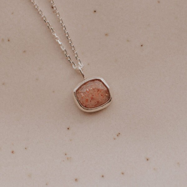 Facetketting met zonnesteen - Zilver