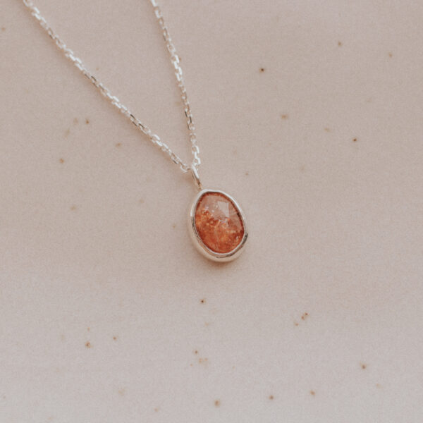 Facetketting met zonnesteen - Zilver