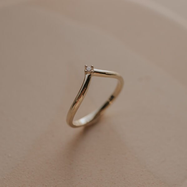 Arrow and Diamond Ring - 14k Gold