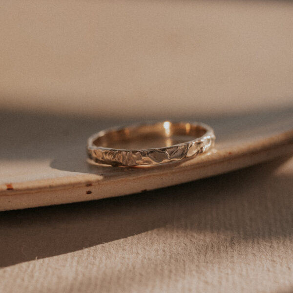 2.5 mm Molten Ring - 9k &14k Gold