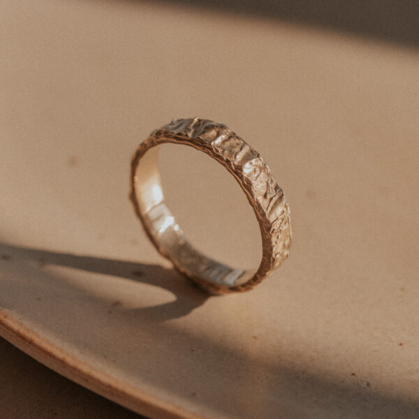 #4 Molten Men's Wedding Band - 4.8 mm - 9k & 14k Gold